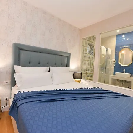 krevet i doručak The Duke Luxury 4*