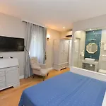 The Duke Luxury Split